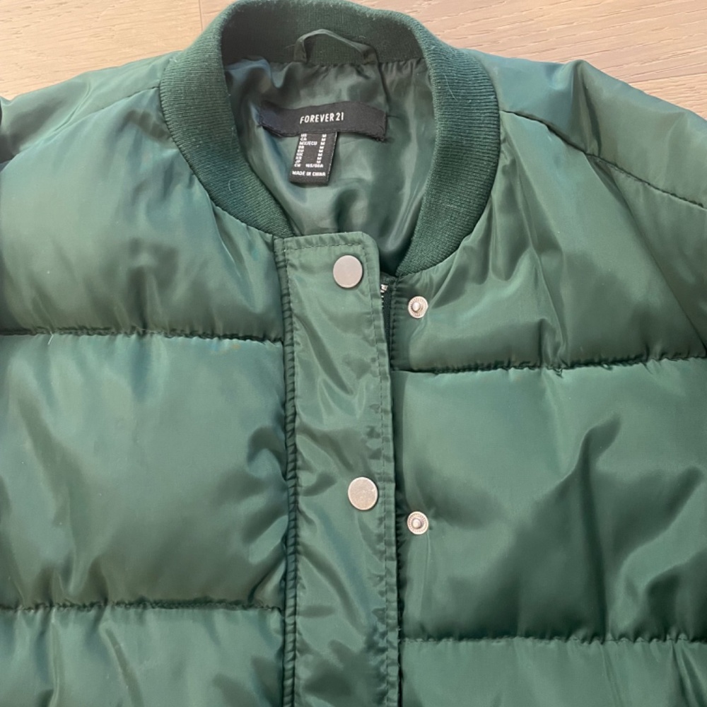 FOREVER 21 Puffer - Picture 2 of 2
